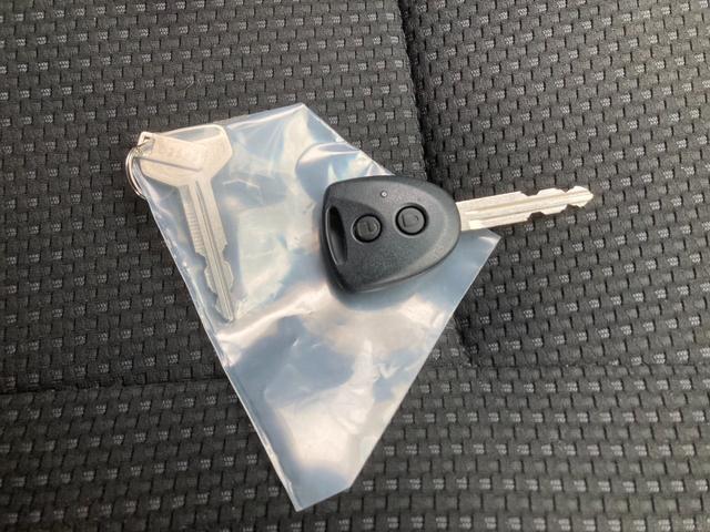 サンバーバン VCスマートアシスト 4WD 禁煙車 ワンオーナー車 LEDヘッドライト キーレス オーバーヘッドシェルフ プライバシーガラス リアヒーター 電動格納ミラー コーナーセンサー(リア) ドライブレコーダー(30枚目)