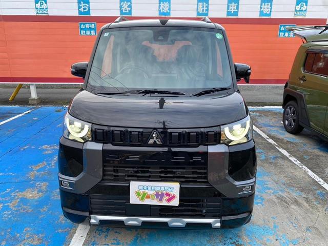 デリカミニ Ｇ　届出済未使用車　バックカメラ　両側スライド・片側電動　レーンアシスト　衝突被害軽減システム　オートライト　ＬＥＤヘッドランプ　スマートキー　アイドリングストップ　電動格納ミラー　シートヒーター　ベンチシート　ＣＶＴ（2枚目）