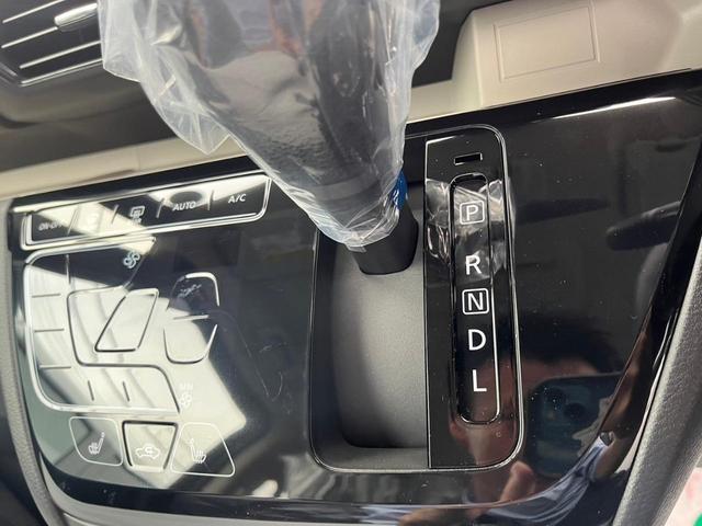 デリカミニ Ｇ　届出済未使用車　バックカメラ　両側スライド・片側電動　レーンアシスト　衝突被害軽減システム　オートライト　ＬＥＤヘッドランプ　スマートキー　アイドリングストップ　電動格納ミラー　シートヒーター　ベンチシート　ＣＶＴ（33枚目）