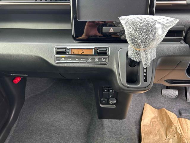 ワゴンＲカスタムＺ ハイブリッドＺＸ　届出済未使車　クリアランスソナー　オートクルーズコントロール　レーンアシスト　衝突被害軽減システム　ＬＥＤヘッドランプ　スマートキー　アイドリングストップ　電動格納ミラー　シートヒーター　ベンチシート（13枚目）