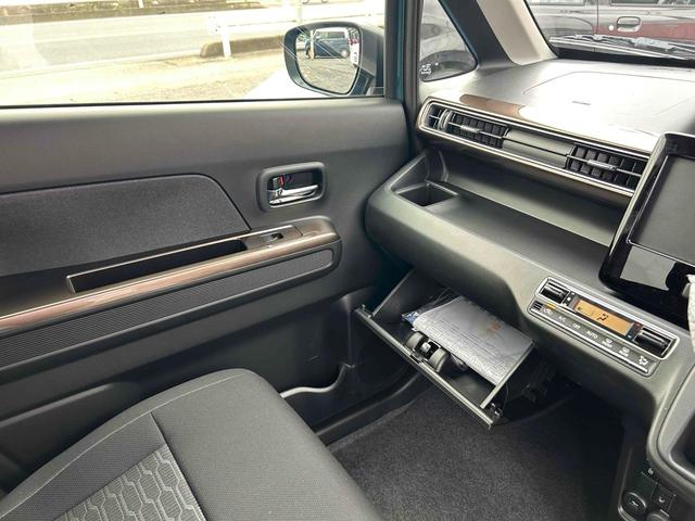 ワゴンＲカスタムＺ ハイブリッドＺＸ　届出済未使車　クリアランスソナー　オートクルーズコントロール　レーンアシスト　衝突被害軽減システム　ＬＥＤヘッドランプ　スマートキー　アイドリングストップ　電動格納ミラー　シートヒーター　ベンチシート（16枚目）