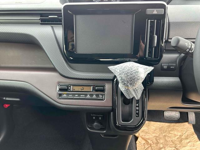 ソリオバンディット ハイブリッドＭＶ　クリアランスソナー　オートクルーズコントロール　レーンアシスト　衝突被害軽減システム　両側電動スライドドア　オートライト　ＬＥＤヘッドランプ　スマートキー　アイドリングストップ　電動格納ミラー（4枚目）