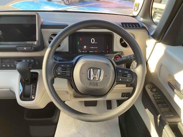 Ｎ－ＢＯＸ ベースグレード　届出済未使用車　禁煙車　バックカメラ　両側スライド・片側電動　クリアランスソナー　オートクルーズコントロール　レーンアシスト　衝突被害軽減システム　ＬＥＤヘッドランプ　スマートキー（5枚目）