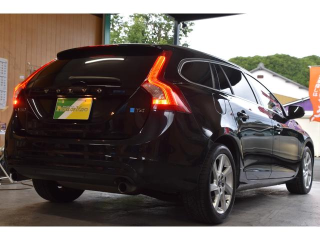 Ｖ６０ Ｔ４　ＳＥ　車検令和９年２月１９日　スマキー２　Ｐスタ　後期型　クルコン　黒本革シート　１オーナー　記録簿　Ｂｌｕｅｔｏｏｔｈ接続　フルセグＥＴＣＢカメラ　ドラレコ（30枚目）