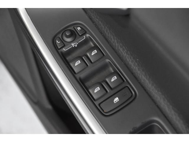 Ｖ６０ Ｔ４　ＳＥ　車検令和９年２月１９日　スマキー２　Ｐスタ　後期型　クルコン　黒本革シート　１オーナー　記録簿　Ｂｌｕｅｔｏｏｔｈ接続　フルセグＥＴＣＢカメラ　ドラレコ（35枚目）