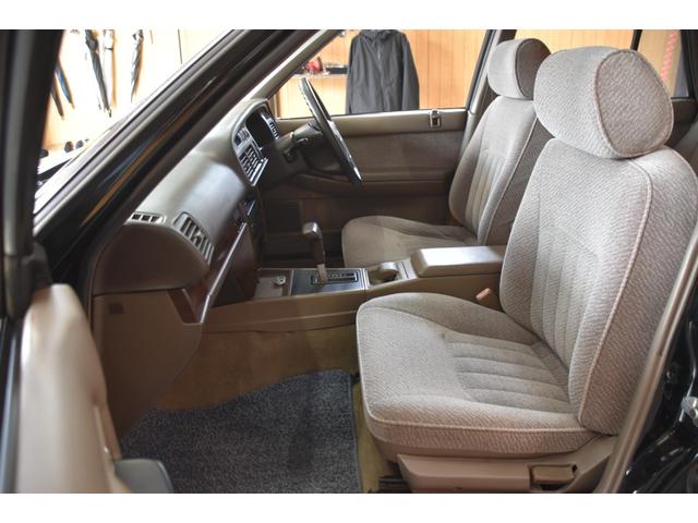 セドリック スーパーカスタム　車検令和９年８月２０日　キーレス　ボンネットマスコット　走行５６０００キロ　メッキフェンダーミラー　黄フォグ　エアフロメーター交換済み　スロットルボディ清掃　燃料ポンプ＆フィルター交換（10枚目）