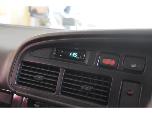 セドリック スーパーカスタム　車検令和９年８月２０日　キーレス　ボンネットマスコット　走行５６０００キロ　メッキフェンダーミラー　黄フォグ　エアフロメーター交換済み　スロットルボディ清掃　燃料ポンプ＆フィルター交換（50枚目）