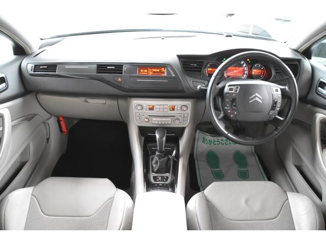 Ｃ５ ２．０　車検整備付き　ＨＩＤ　キーレス　ＥＴＣ　ＡＡＣ　エアサス　オールオートＰＷ　クルーズコントロール　前後コーナーセンサー　マニュアルモード　電動パーキング（8枚目）