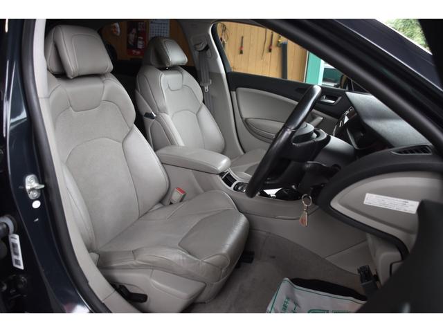 Ｃ５ ２．０　車検整備付き　ＨＩＤ　キーレス　ＥＴＣ　ＡＡＣ　エアサス　オールオートＰＷ　クルーズコントロール　前後コーナーセンサー　マニュアルモード　電動パーキング（11枚目）