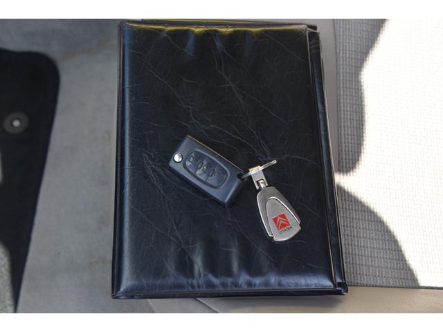 Ｃ５ ２．０　車検整備付き　ＨＩＤ　キーレス　ＥＴＣ　ＡＡＣ　エアサス　オールオートＰＷ　クルーズコントロール　前後コーナーセンサー　マニュアルモード　電動パーキング（18枚目）