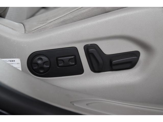 Ｃ５ ２．０　車検整備付き　ＨＩＤ　キーレス　ＥＴＣ　ＡＡＣ　エアサス　オールオートＰＷ　クルーズコントロール　前後コーナーセンサー　マニュアルモード　電動パーキング（45枚目）