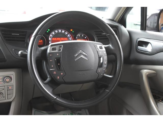 Ｃ５ ２．０　車検整備付き　ＨＩＤ　キーレス　ＥＴＣ　ＡＡＣ　エアサス　オールオートＰＷ　クルーズコントロール　前後コーナーセンサー　マニュアルモード　電動パーキング（47枚目）