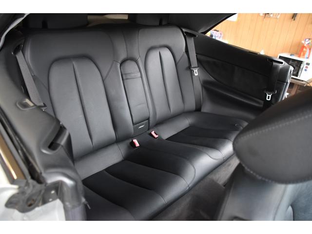 ＣＬＫ ＣＬＫ３２０カブリオレ　アバンギャルド　車検令和９年１月３０日　キーレス２　ＥＴＣ　走行６２０００キロ　マニュアルモード　クルーズコントロール　黒本革電動シート　シートヒーター　ＡＡＣ　タイミングチェーン（13枚目）