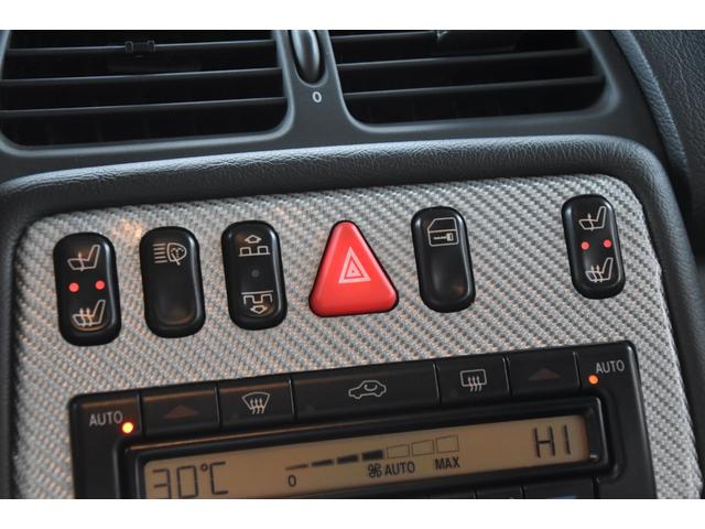 ＣＬＫ ＣＬＫ３２０カブリオレ　アバンギャルド　車検令和９年１月３０日　キーレス２　ＥＴＣ　走行６２０００キロ　マニュアルモード　クルーズコントロール　黒本革電動シート　シートヒーター　ＡＡＣ　タイミングチェーン（16枚目）