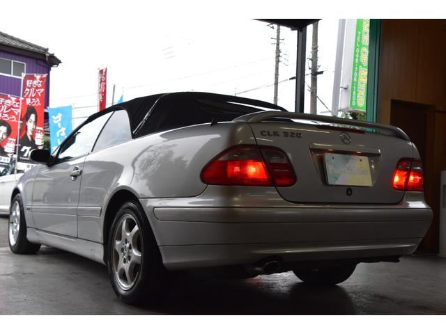 ＣＬＫ ＣＬＫ３２０カブリオレ　アバンギャルド　車検令和９年１月３０日　キーレス２　ＥＴＣ　走行６２０００キロ　マニュアルモード　クルーズコントロール　黒本革電動シート　シートヒーター　ＡＡＣ　タイミングチェーン（23枚目）
