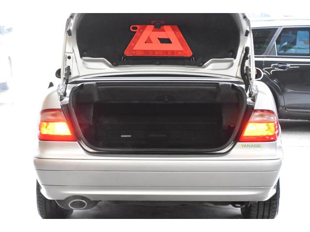 ＣＬＫ ＣＬＫ３２０カブリオレ　アバンギャルド　車検令和９年１月３０日　キーレス２　ＥＴＣ　走行６２０００キロ　マニュアルモード　クルーズコントロール　黒本革電動シート　シートヒーター　ＡＡＣ　タイミングチェーン（26枚目）