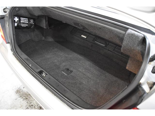 ＣＬＫ ＣＬＫ３２０カブリオレ　アバンギャルド　車検令和９年１月３０日　キーレス２　ＥＴＣ　走行６２０００キロ　マニュアルモード　クルーズコントロール　黒本革電動シート　シートヒーター　ＡＡＣ　タイミングチェーン（27枚目）