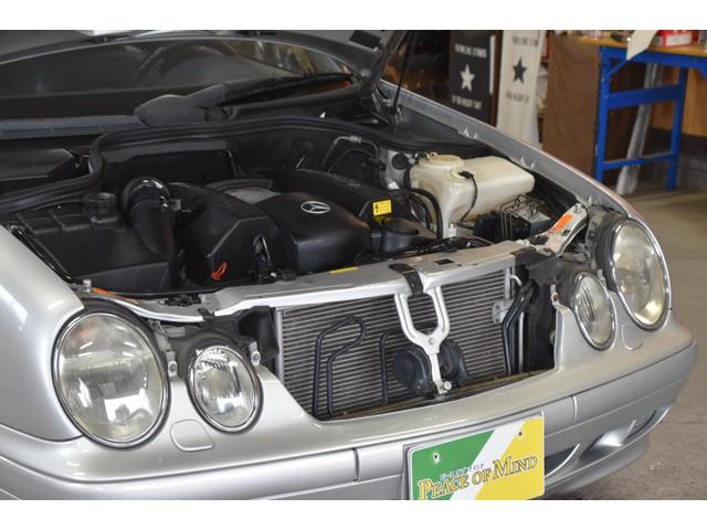 ＣＬＫ ＣＬＫ３２０カブリオレ　アバンギャルド　車検令和９年１月３０日　キーレス２　ＥＴＣ　走行６２０００キロ　マニュアルモード　クルーズコントロール　黒本革電動シート　シートヒーター　ＡＡＣ　タイミングチェーン（36枚目）