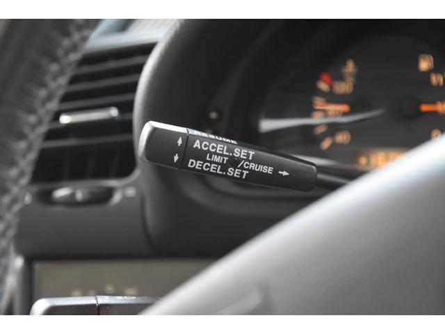 ＣＬＫ ＣＬＫ３２０カブリオレ　アバンギャルド　車検令和９年１月３０日　キーレス２　ＥＴＣ　走行６２０００キロ　マニュアルモード　クルーズコントロール　黒本革電動シート　シートヒーター　ＡＡＣ　タイミングチェーン（45枚目）