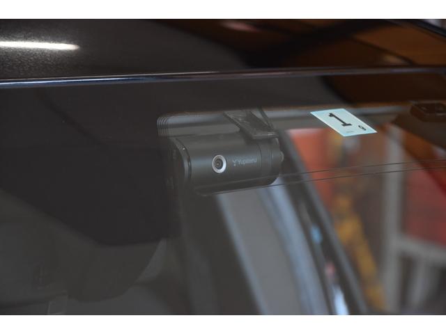 V50 2.0eアクティブ 車検整備付き HID キーレス2 ETC タイミングチェーン ドラレコ 純ナビ Bカメラ 革巻きハンドル オートエアコン 電格ミラー Rフォグ(15枚目)