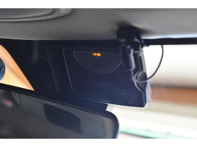 V50 2.0eアクティブ 車検整備付き HID キーレス2 ETC タイミングチェーン ドラレコ 純ナビ Bカメラ 革巻きハンドル オートエアコン 電格ミラー Rフォグ(16枚目)