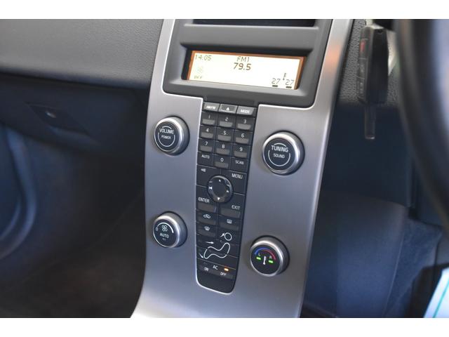 V50 2.0eアクティブ 車検整備付き HID キーレス2 ETC タイミングチェーン ドラレコ 純ナビ Bカメラ 革巻きハンドル オートエアコン 電格ミラー Rフォグ(17枚目)