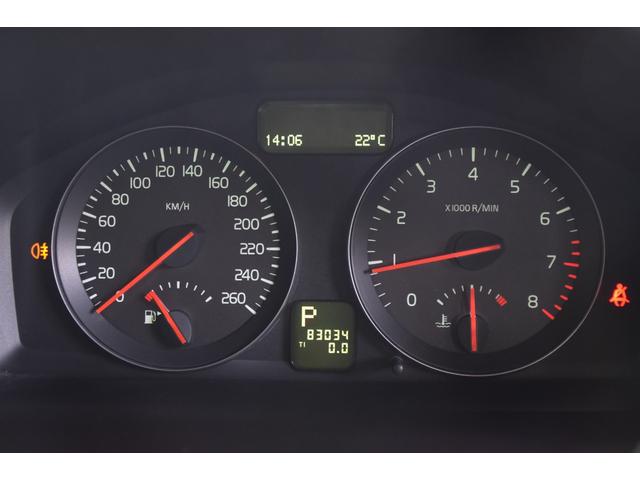 V50 2.0eアクティブ 車検整備付き HID キーレス2 ETC タイミングチェーン ドラレコ 純ナビ Bカメラ 革巻きハンドル オートエアコン 電格ミラー Rフォグ(19枚目)