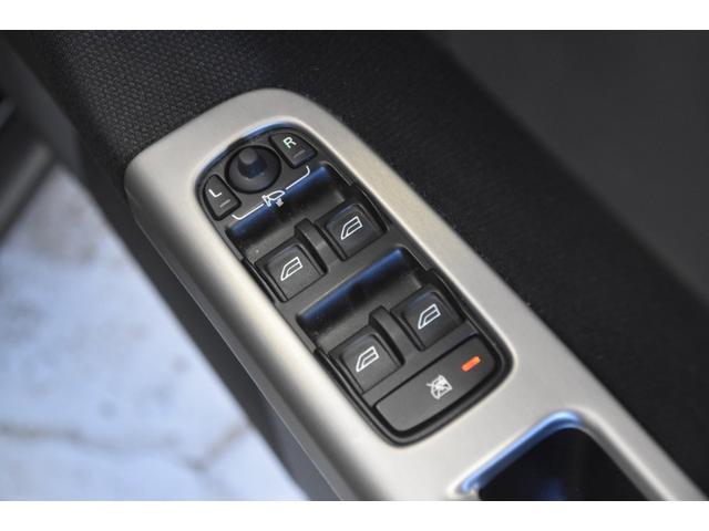 V50 2.0eアクティブ 車検整備付き HID キーレス2 ETC タイミングチェーン ドラレコ 純ナビ Bカメラ 革巻きハンドル オートエアコン 電格ミラー Rフォグ(41枚目)