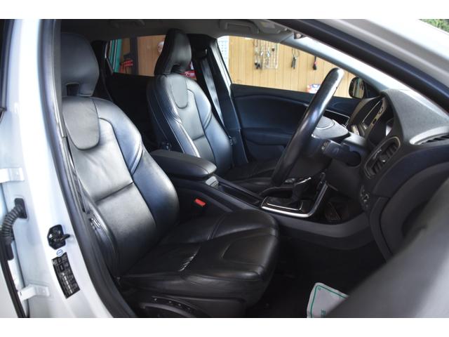 V40 T4 SE 車検令和8年8月27日 キーレス2 ETC 1オーナー ターボ 記録簿 黒本革シート 走行65000キロ クルコン Pスタート 革巻きハンドル(11枚目)