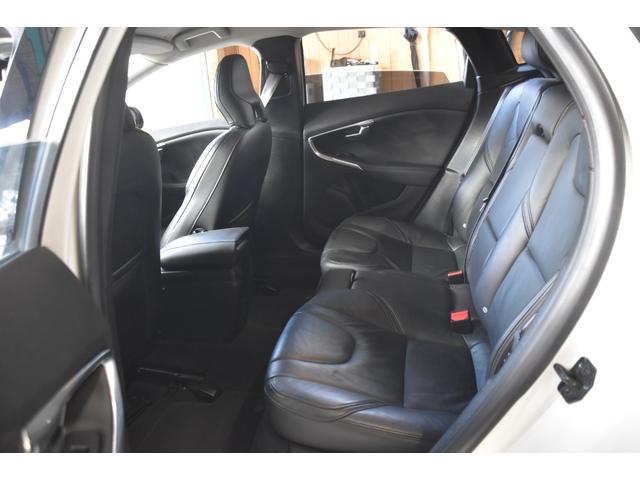 V40 T4 SE 車検令和8年8月27日 キーレス2 ETC 1オーナー ターボ 記録簿 黒本革シート 走行65000キロ クルコン Pスタート 革巻きハンドル(12枚目)