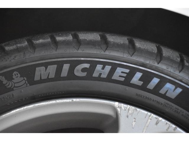 V40 T4 SE 車検令和8年8月27日 キーレス2 ETC 1オーナー ターボ 記録簿 黒本革シート 走行65000キロ クルコン Pスタート 革巻きハンドル(32枚目)