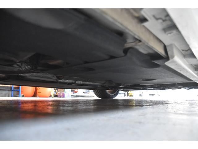 V40 T4 SE 車検令和8年8月27日 キーレス2 ETC 1オーナー ターボ 記録簿 黒本革シート 走行65000キロ クルコン Pスタート 革巻きハンドル(40枚目)