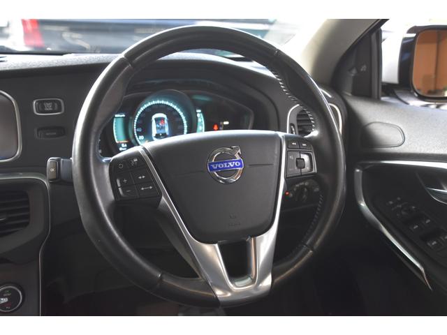 V40 T4 SE 車検令和8年8月27日 キーレス2 ETC 1オーナー ターボ 記録簿 黒本革シート 走行65000キロ クルコン Pスタート 革巻きハンドル(44枚目)