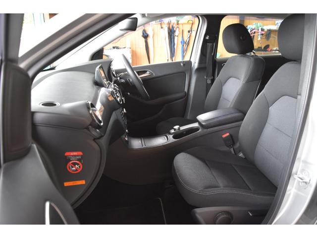 Ｂクラス Ｂ１８０　ブルーエフィシェンシー　車検整備付き　ＥＴＣ　キーレス　ドアバイザー　走行３００００キロ　純正１６ＡＷ６分山　ステコン　前後ドラレコ　クルコン　タイチェン　地デジフルセグ　Ｂカメラ　ターボ（10枚目）