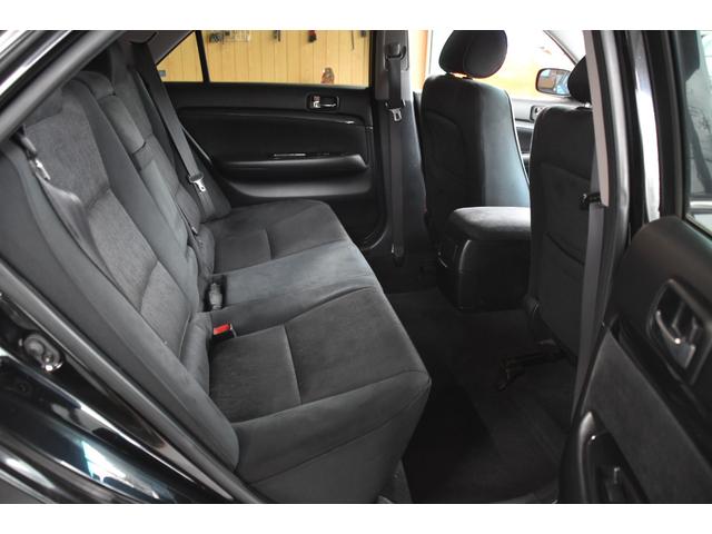 マークIIブリット ２．５ｉＲ－Ｓ　Ｆｏｕｒ　車検整備付き　４ＷＤ　ＨＩＤ　キーレス　記録簿　電格ミラー　ミラーヒーター　革巻きハンドル　ートエアコン　ツイーター　純正オーディオ（13枚目）