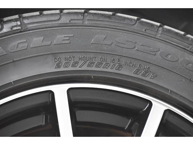 マークIIブリット ２．５ｉＲ－Ｓ　Ｆｏｕｒ　車検整備付き　４ＷＤ　ＨＩＤ　キーレス　記録簿　電格ミラー　ミラーヒーター　革巻きハンドル　ートエアコン　ツイーター　純正オーディオ（32枚目）