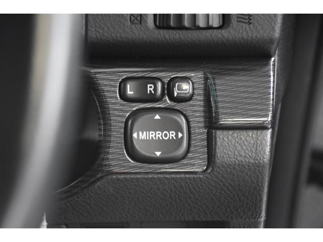 マークIIブリット ２．５ｉＲ－Ｓ　Ｆｏｕｒ　車検整備付き　４ＷＤ　ＨＩＤ　キーレス　記録簿　電格ミラー　ミラーヒーター　革巻きハンドル　ートエアコン　ツイーター　純正オーディオ（42枚目）