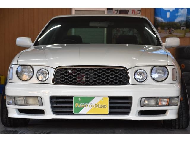 グロリア グランツーリスモＳ　車検令和９年７月２３日　キーレス　ＥＴＣ　後期型　フォグＨＩＤ　社外マフラー　車高調　社外１８ＡＷ　フルスモーク　ウッドコンビハンドル　ＵＳＢ（5枚目）