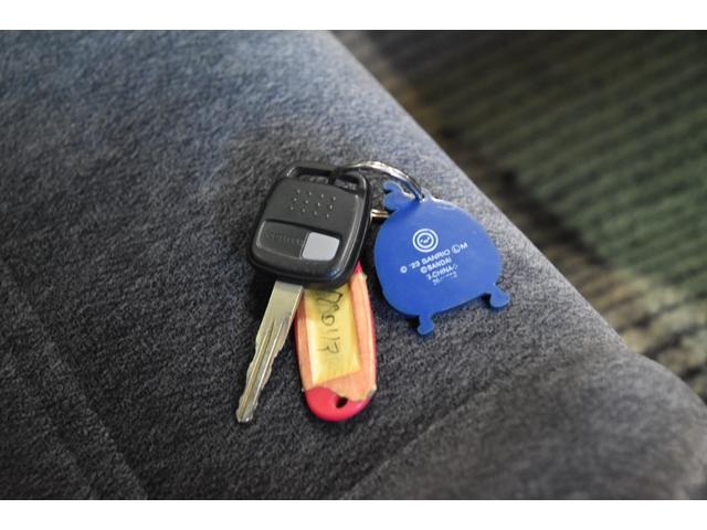 グロリア グランツーリスモＳ　車検令和９年７月２３日　キーレス　ＥＴＣ　後期型　フォグＨＩＤ　社外マフラー　車高調　社外１８ＡＷ　フルスモーク　ウッドコンビハンドル　ＵＳＢ（18枚目）