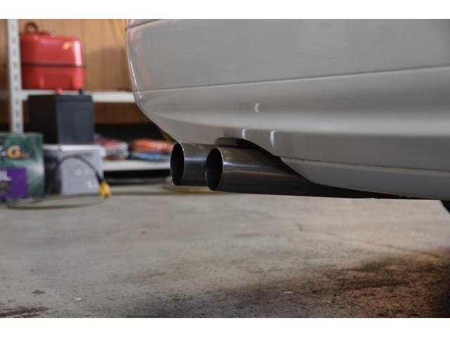 グロリア グランツーリスモＳ　車検令和９年７月２３日　キーレス　ＥＴＣ　後期型　フォグＨＩＤ　社外マフラー　車高調　社外１８ＡＷ　フルスモーク　ウッドコンビハンドル　ＵＳＢ（27枚目）