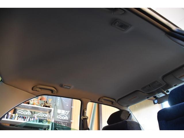 グロリア グランツーリスモＳ　車検令和９年７月２３日　キーレス　ＥＴＣ　後期型　フォグＨＩＤ　社外マフラー　車高調　社外１８ＡＷ　フルスモーク　ウッドコンビハンドル　ＵＳＢ（28枚目）