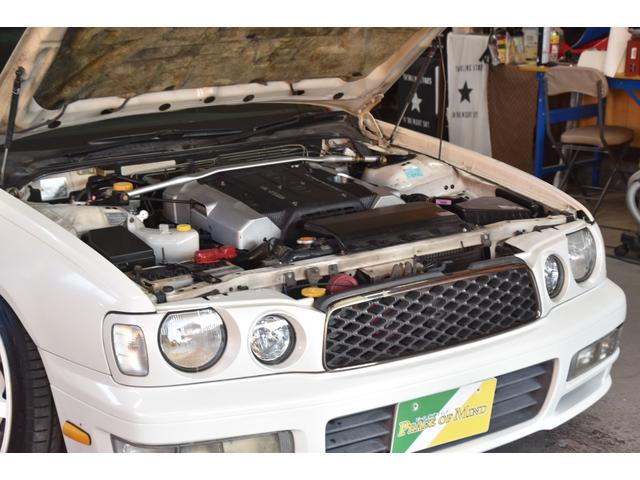 グロリア グランツーリスモＳ　車検令和９年７月２３日　キーレス　ＥＴＣ　後期型　フォグＨＩＤ　社外マフラー　車高調　社外１８ＡＷ　フルスモーク　ウッドコンビハンドル　ＵＳＢ（35枚目）