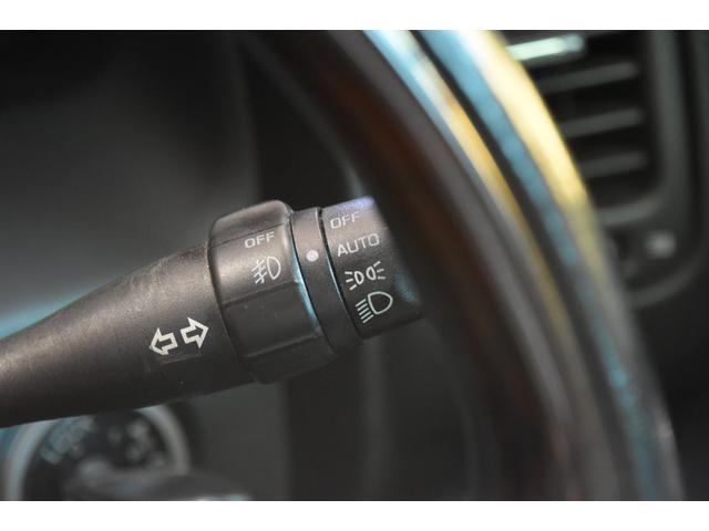 グロリア グランツーリスモＳ　車検令和９年７月２３日　キーレス　ＥＴＣ　後期型　フォグＨＩＤ　社外マフラー　車高調　社外１８ＡＷ　フルスモーク　ウッドコンビハンドル　ＵＳＢ（43枚目）