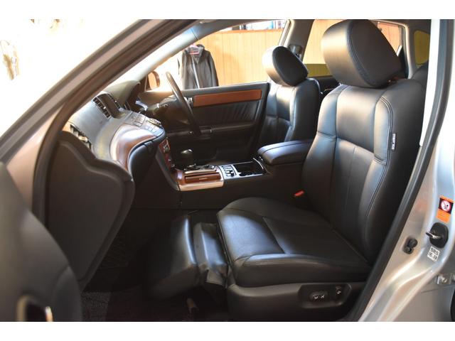 フーガ ４５０ＧＴ　車検整備付き　ＨＩＤ　スマキー２　ＥＴＣ　４５００ｃｃ　黒本革シート　純正１８ＡＷ　純ナビ　サイド　バックカメラ　タイチェン　革巻きハンドル（10枚目）