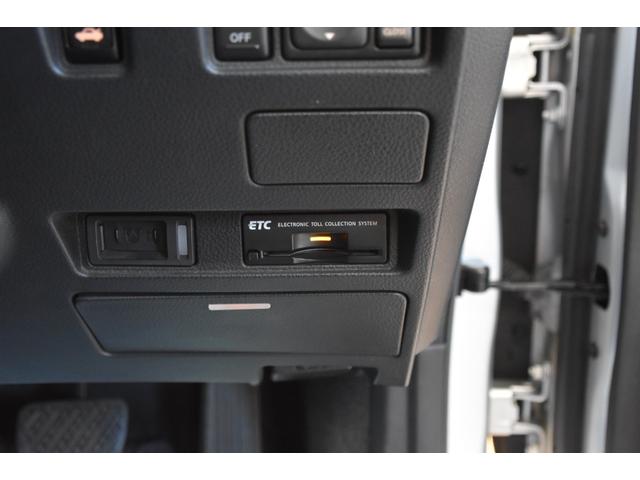 フーガ ４５０ＧＴ　車検整備付き　ＨＩＤ　スマキー２　ＥＴＣ　４５００ｃｃ　黒本革シート　純正１８ＡＷ　純ナビ　サイド　バックカメラ　タイチェン　革巻きハンドル（15枚目）