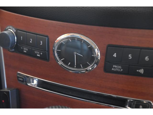 フーガ ４５０ＧＴ　車検整備付き　ＨＩＤ　スマキー２　ＥＴＣ　４５００ｃｃ　黒本革シート　純正１８ＡＷ　純ナビ　サイド　バックカメラ　タイチェン　革巻きハンドル（16枚目）