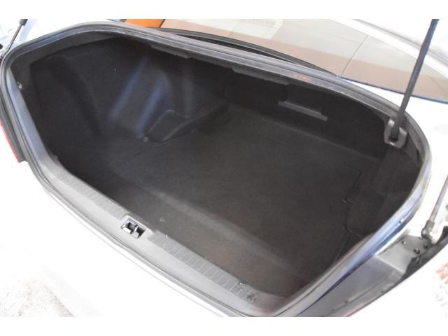 フーガ ４５０ＧＴ　車検整備付き　ＨＩＤ　スマキー２　ＥＴＣ　４５００ｃｃ　黒本革シート　純正１８ＡＷ　純ナビ　サイド　バックカメラ　タイチェン　革巻きハンドル（27枚目）