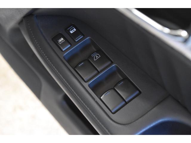 フーガ ４５０ＧＴ　車検整備付き　ＨＩＤ　スマキー２　ＥＴＣ　４５００ｃｃ　黒本革シート　純正１８ＡＷ　純ナビ　サイド　バックカメラ　タイチェン　革巻きハンドル（43枚目）