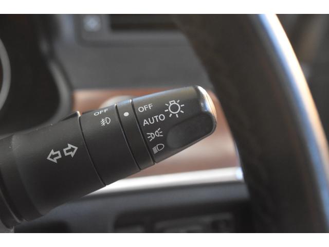 フーガ ４５０ＧＴ　車検整備付き　ＨＩＤ　スマキー２　ＥＴＣ　４５００ｃｃ　黒本革シート　純正１８ＡＷ　純ナビ　サイド　バックカメラ　タイチェン　革巻きハンドル（49枚目）