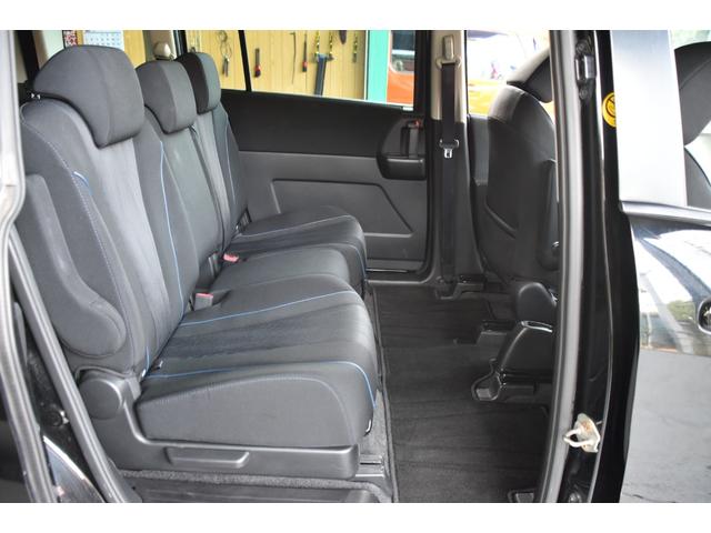 プレマシー ２０Ｓ　車検整備付き　両パワスラ　ＥＴＣ　スマキー２　４ＷＤ　ＨＩＤ地デジフルセグＢｌｕｅｔｏｏｔｈ接続　リアモニター　バックカメラ　オートエアコン　電格ミラー　エンジンスターター（13枚目）